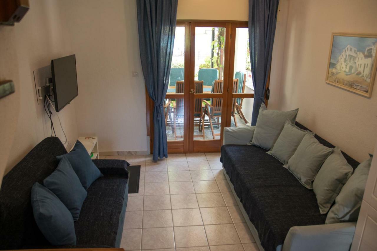 Alexger Beach Front Deluxe House Нікіті Екстер'єр фото